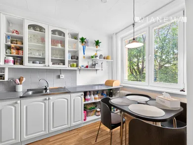Na predaj 4-izbový byt, 89 m², Stará Turá