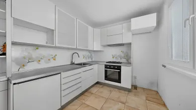 Na predaj 4-izbový byt, 79 m², Bratislava-Vrakuňa, Hnilecká