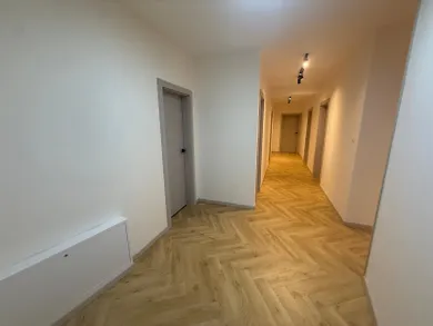 Na prenájom 4-izbový byt, 105 m², Malacky, Námestie u Severínka