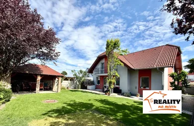 Na predaj 4-izbový dom, 160 m², Veľká Mača, Nová