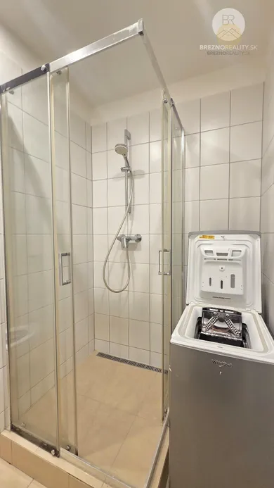 Na prenájom 1-izbový byt, 39 m², Podbrezová, Šupkova