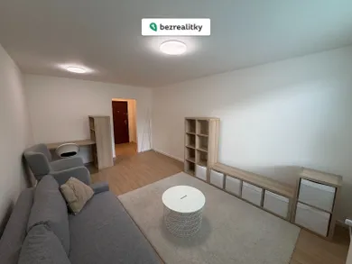 Na predaj 3-izbový byt, 73 m², Trenčín
