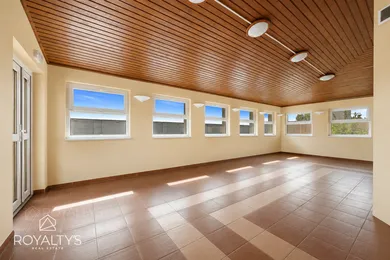 Na predaj objekt, 199 m², Báč