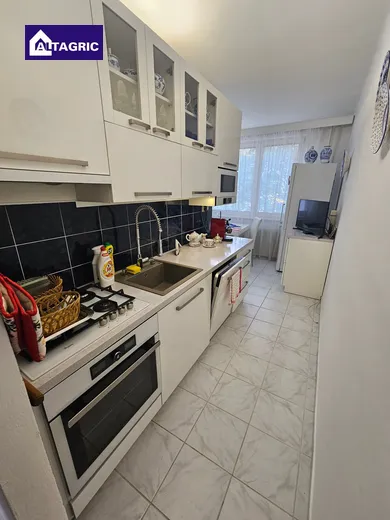 Eladó lakások, 3-szobás, Komárno · €125 000