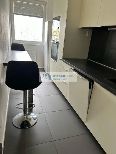 Na prenájom byt v Nové Zámky · €520 · Dokončené