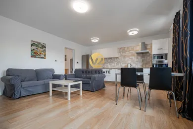 Na prenájom 3-izbový byt, 71 m², Nitra, Hodžova