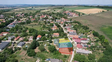 Na predaj pozemok, Belá