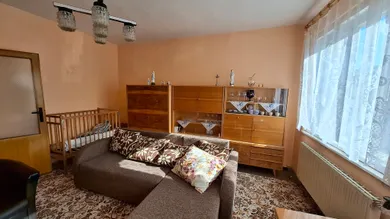 Na predaj 4-izbový dom, 120 m², Lopašov