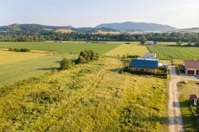 Na predaj pozemok, 137 m², Veličná