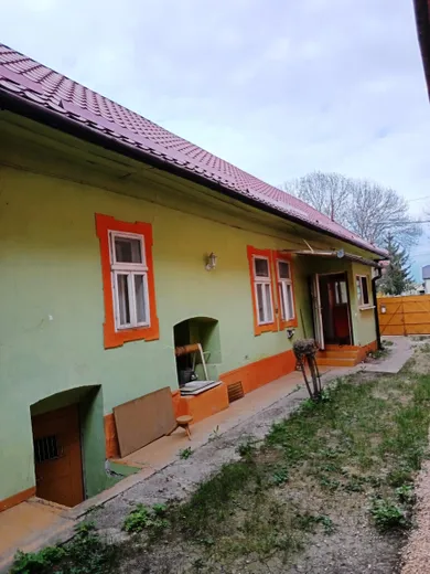 Na predaj 3-izbový dom, 480 m², Gemer