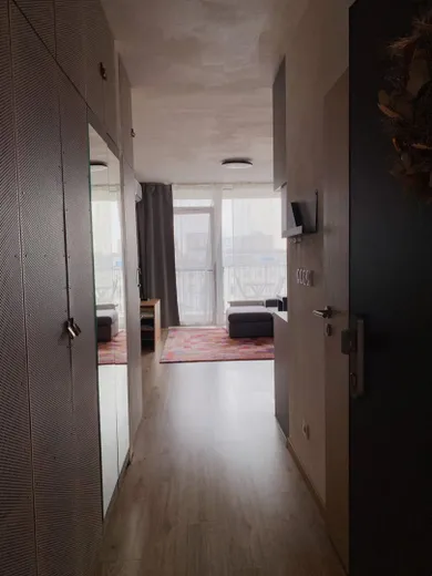 Na prenájom 1-izbový byt, 33 m², Bratislava-Nové Mesto, Sliačska