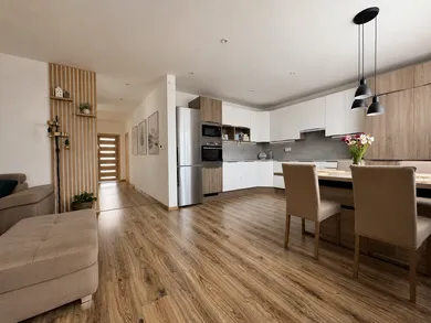Дома на продажу, 4-комнатные, Bratislava-Staré Mesto · €334 900