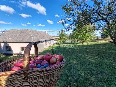 Na predaj 3-izbový dom, 256 m², Poriadie