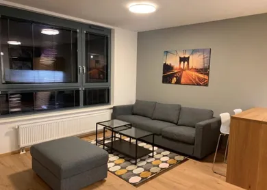 Na prenájom 2-izbový byt, 48 m², Bratislava-Ružinov, Plynárenská