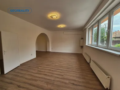 Na predaj objekt, 73 m², Levice, Vojenská ul.