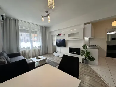 Na prenájom 2-izbový byt, 48 m², Bratislava-Staré Mesto, Krížna