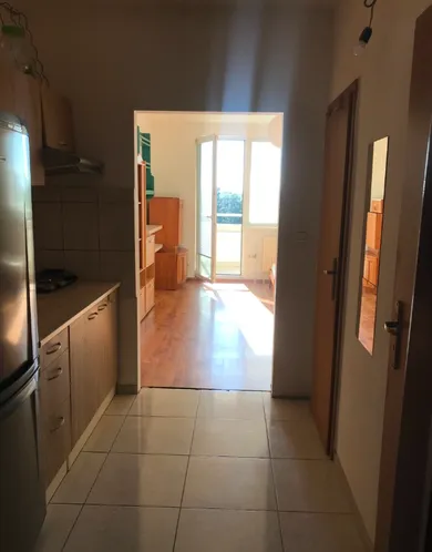 Na prenájom 1-izbový byt, 30 m², Bratislava-Devínska Nová Ves