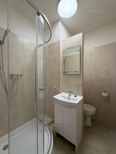 Na prenájom 1-izbový byt, 21 m², Dubnica nad Váhom, Pod kaštieľom