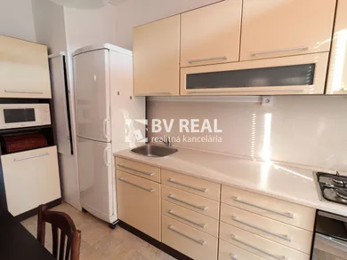 Na prenájom 2-izbový byt, 50 m², Prievidza
