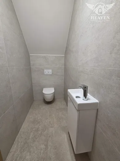 Na predaj 4-izbový dom, 158 m², Kolárovo