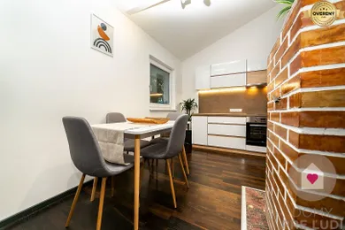 Na prenájom 2-izbový dom, 50 m², Bratislava-Nové Mesto, Lopenícka