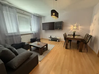 Mieszkania na wynajem, 3-pokojowe, Prešov · €750