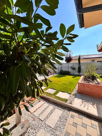 Na predaj 3-izbový dom, 78 m², Jelka, Hlavná