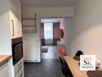 Na prenájom 2-izbový byt, 64 m², Nové Zámky, Cyrilometodská
