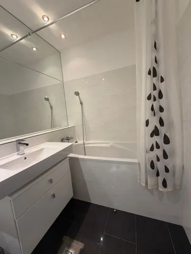 Na predaj 4-izbový byt, 110 m², Bratislava-Staré Mesto, Hollého