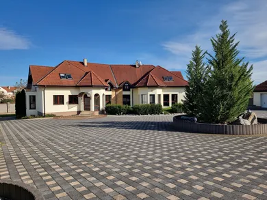 Na prenájom dom, 70 m², Nitra, Dolnočermánska
