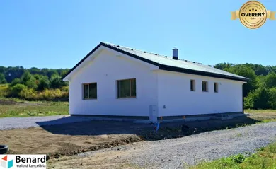 Na predaj 4-izbový dom, 550 m², Kokošovce