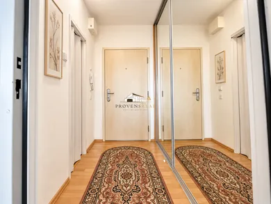 Na predaj 1-izbový byt, 48 m², Bratislava-Petržalka