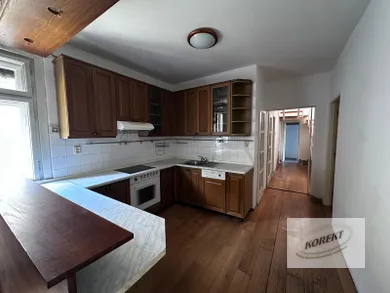 Domy na predaj 4-izbový, Nové Zámky · €245 000