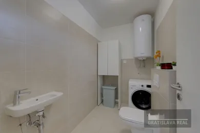 Na predaj dom, 114 m², Miloslavov, Krištáľová ulica