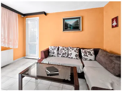 Na prenájom 3-izbový byt, 69 m², Banská Bystrica, Ďumbierska