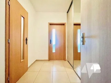 Na prenájom 1-izbový byt, 33 m², Nitra, Coboriho