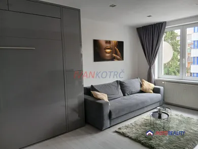 Na prenájom 1-izbový byt, 34 m², Zvolen, Viliama Paulíniho Tótha