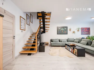 Domy na sprzedaż, 4-pokojowe, Prievidza · €309 990