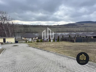 Na predaj pozemok, 703 m², Piešťany