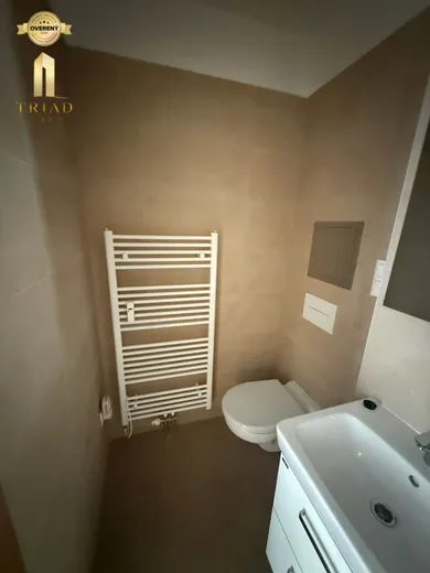 Na prenájom 2-izbový byt, 45 m², Nové Zámky