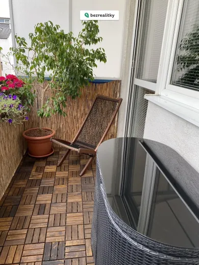 Na prenájom 1-izbový byt, 45 m², Bratislava-Petržalka
