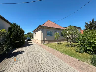 Domy na sprzedaż, Kvetoslavov · €286 000