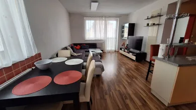 Na prenájom 3-izbový byt, 62 m², Trenčín, Armádna