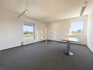 Na prenájom objekt, 172 m², Zvolen