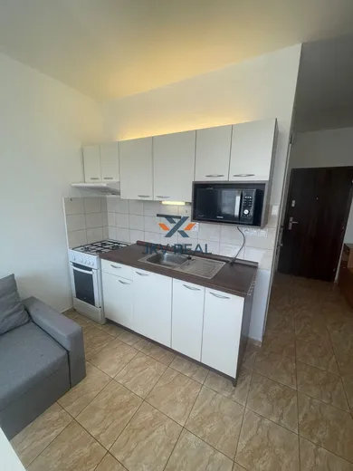 Na predaj 1-izbový byt, 36 m², Levice, Saratovská