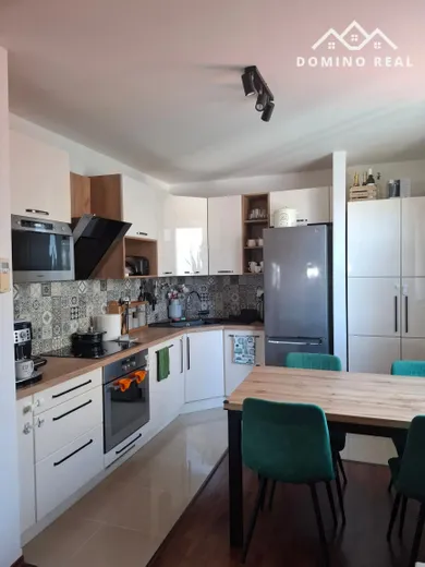 Byty na prenájom 3-izbový, Bratislava-Ružinov · €1 100