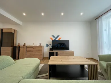 Na prenájom 2-izbový byt, 53 m², Poprad, Banícka