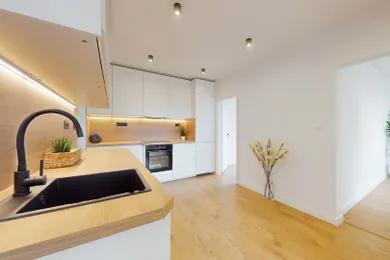 Na predaj 4-izbový byt, 71 m², Bratislava-Petržalka