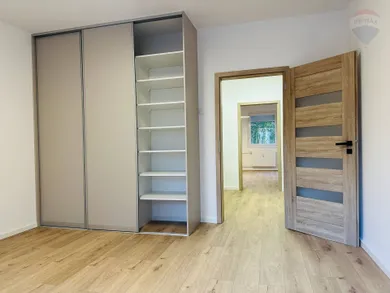 Na prenájom 2-izbový byt, 49 m², Dunajská Streda, Nám. priateľstva