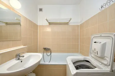 Na predaj 2-izbový byt, 54 m², Bratislava-Nové Mesto, Kyjevská